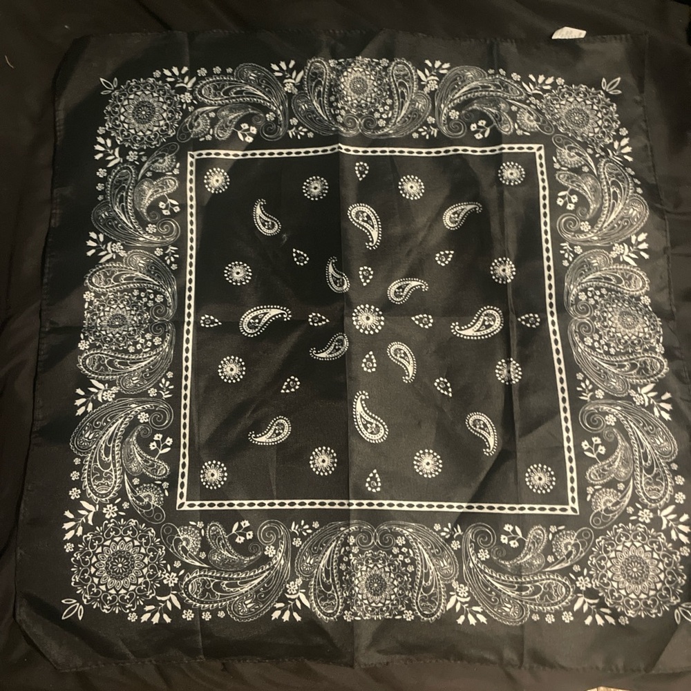 Amazon Black and White Paisley Bandana